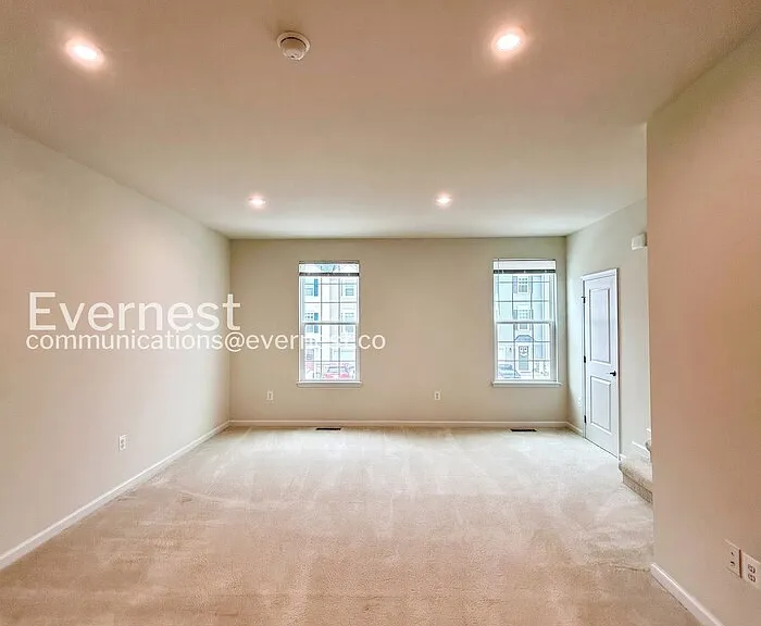 8808 Stevenson Ln — Photo 14