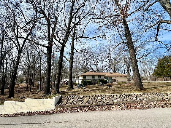 4th image of 301 Fawn Rd