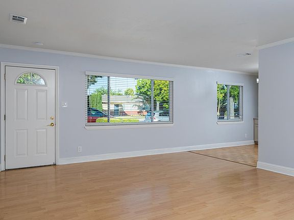 4th image of 3115 Irlanda Way