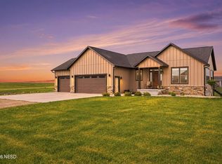 2097 Boulder Ridge Dr, Watertown, SD 57201