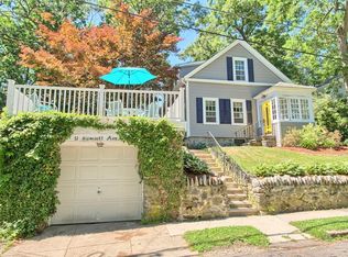 11 Summit Ave, Methuen, MA 01844