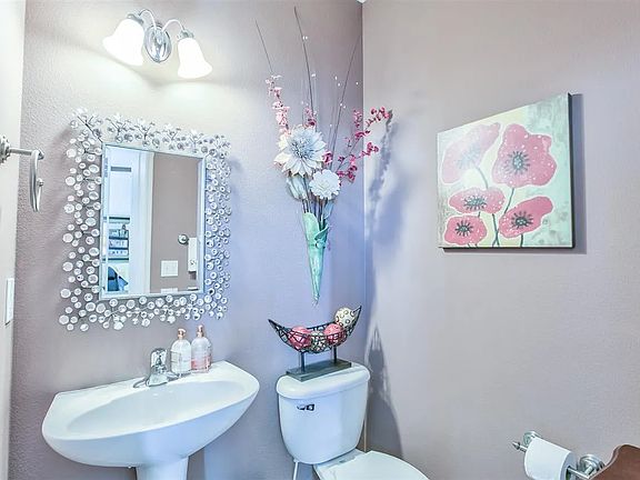4th image of 3950 Shumard Oak Blvd