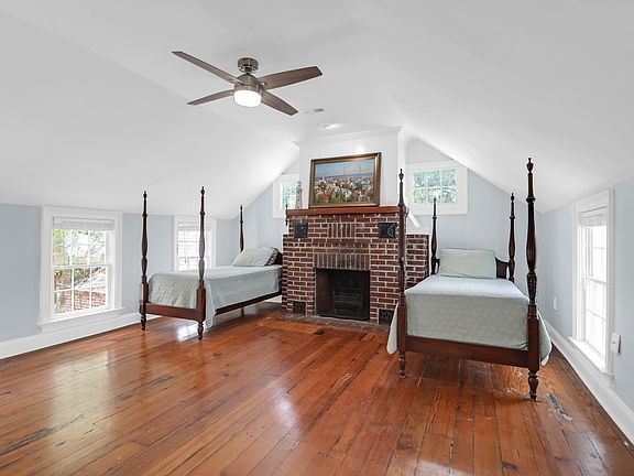 4th image of 62 Montagu St #B