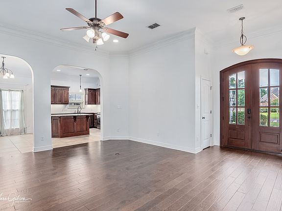 5th image of 419 Long Acre Dr