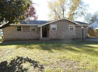 218 E Pine Pl S, Skiatook, OK 74070