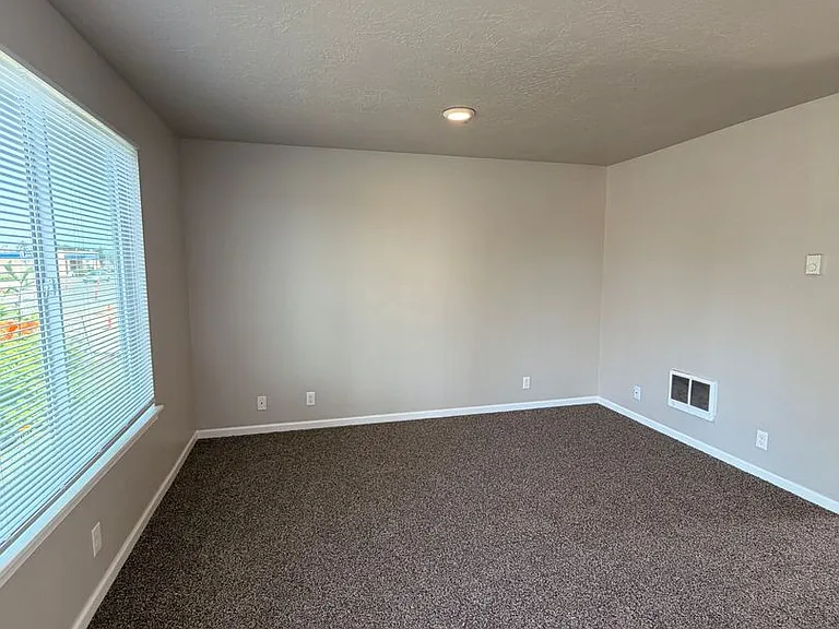 1760 W 18th Ave — Photo 7