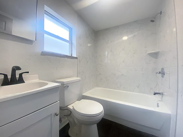 Fully updated bathroom