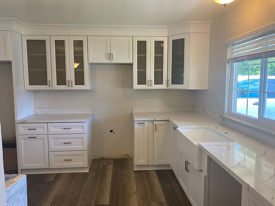 1st image of 465 Grant Ct