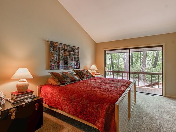 5th image of 7390 Nichols Cove Dr