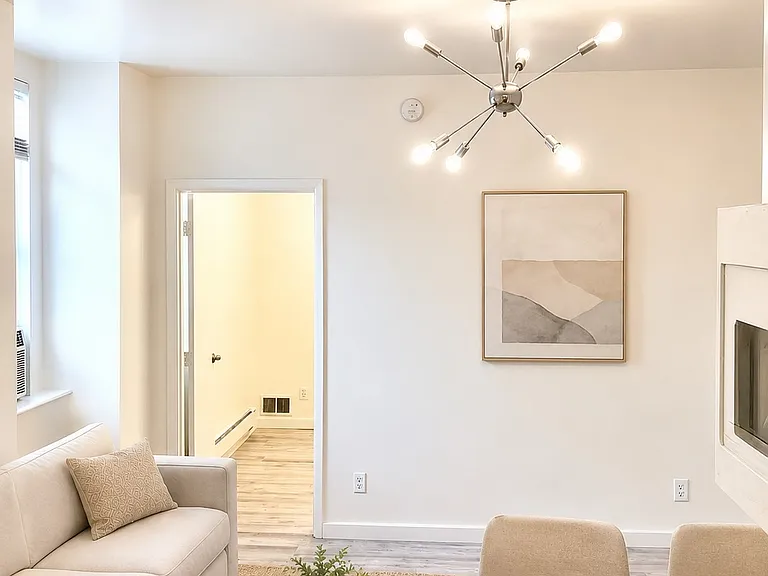 3701 Butler St #7 — Photo 4