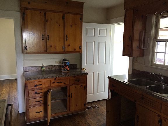 5th image of 4102 Kentucky Ave NW