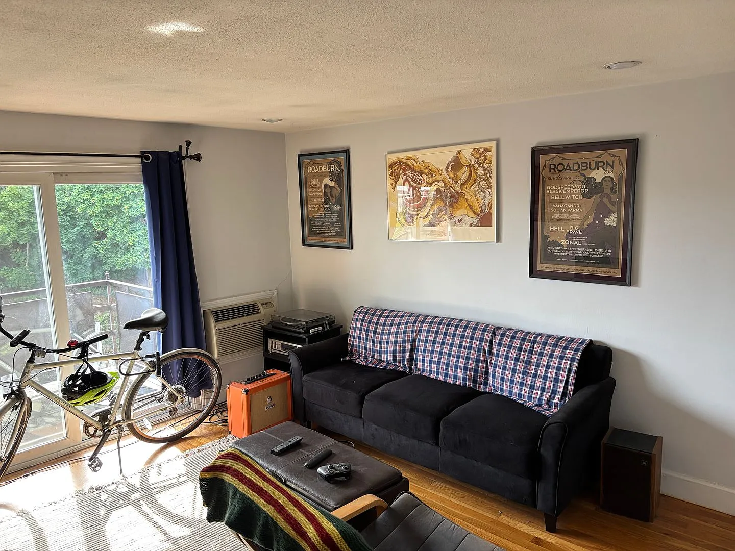 NO FEE! Pet-friendly Brighton 2 bed with parking avail for rent — Photo 2