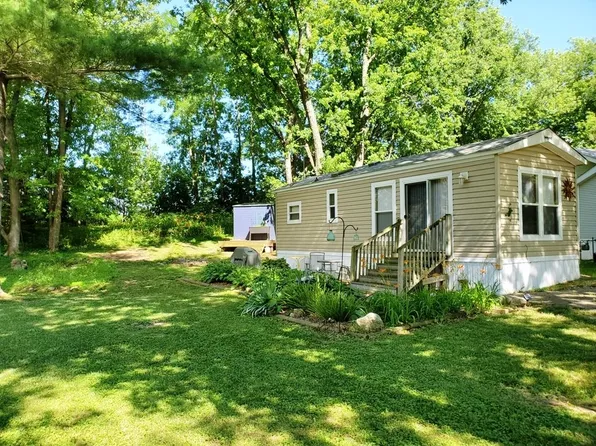 124 E Meadow Cir, Edgerton, WI 53534