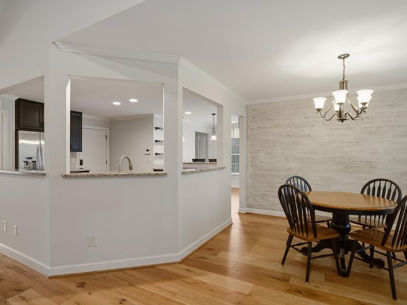 5th image of 3116 Summer Oaks Dr