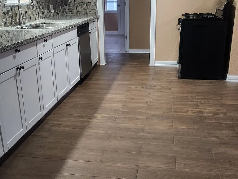 531 Roper St — Photo 6