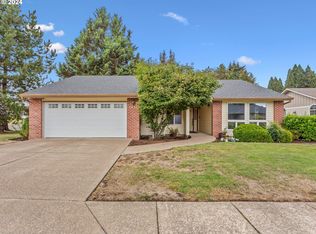 1421 NE Hoffman Dr, McMinnville, OR