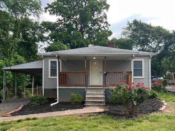 2325 Konnoak View Dr, Winston Salem, NC 27127
