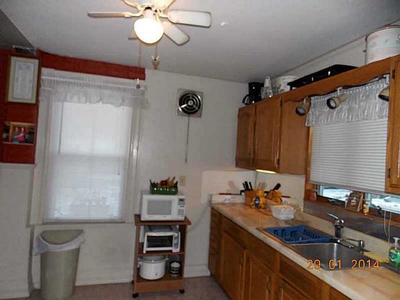 2nd image of 184 Ivy St
