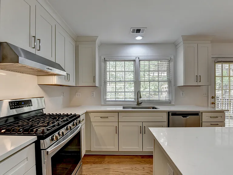 6535 Ganton Dr — Photo 10