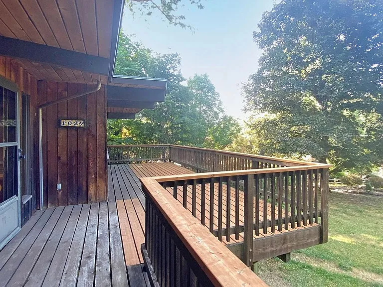 NW Alder Creek Dr — Photo 2