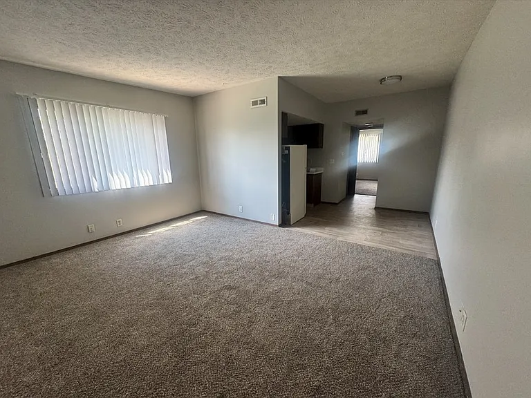 341 S 27th St #10 — Photo 3