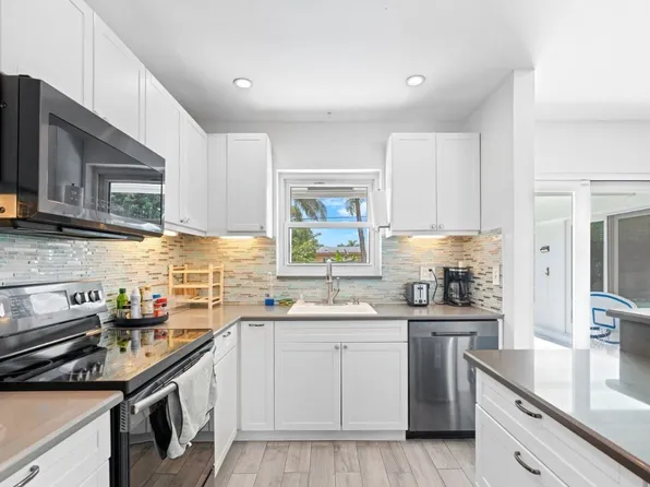 226 SW 13th Ave, Boynton Beach, FL 33435