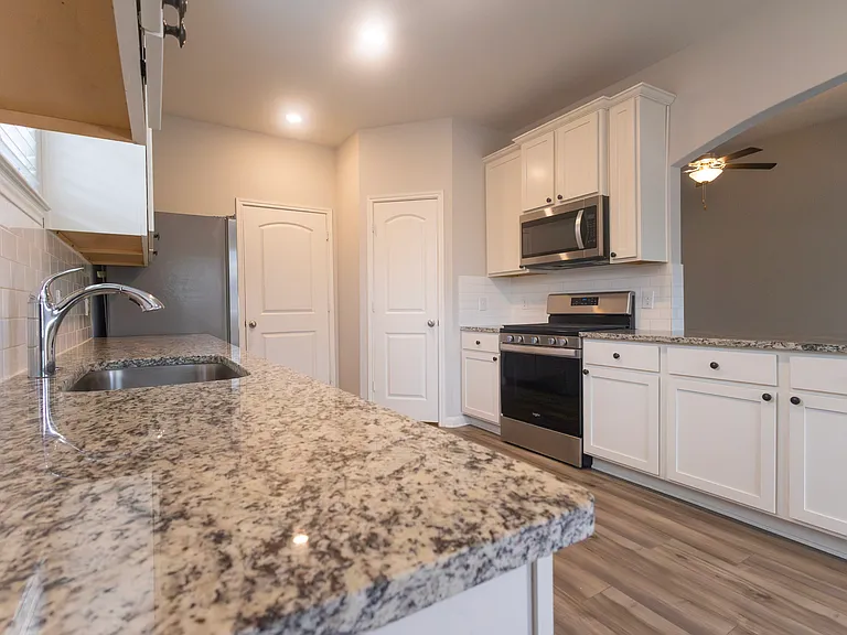 2100 Penaflor Dr — Photo 13