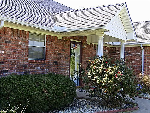 4th image of 6 Oaks Ct