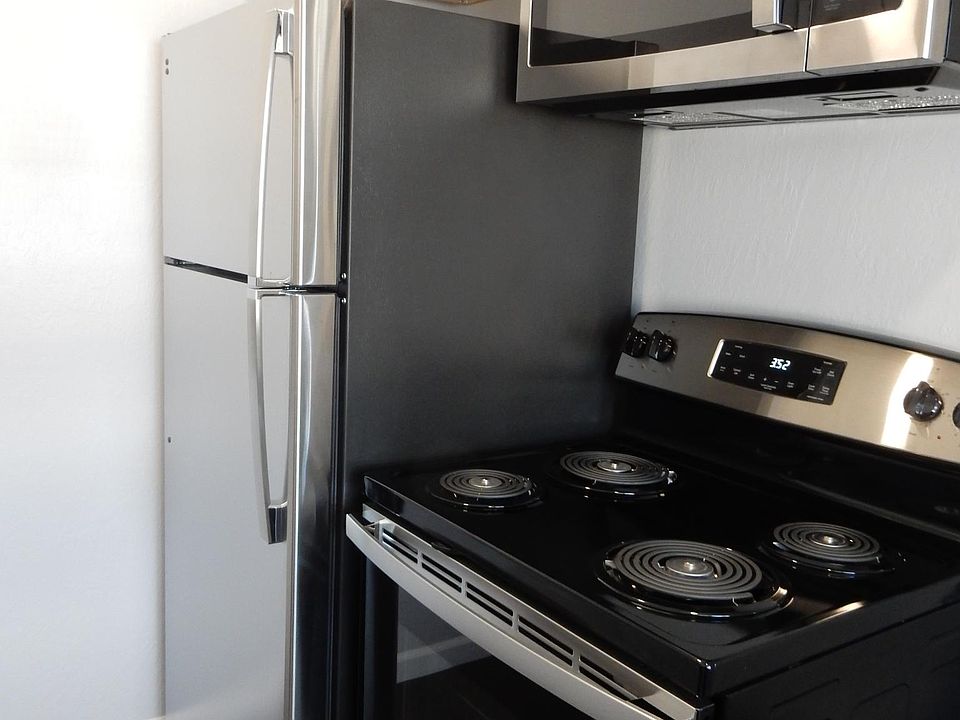 All new appliances including built-in microwave