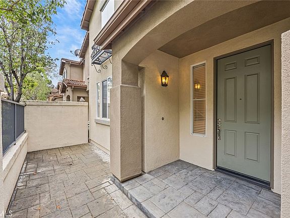 2nd image of 15 Ballard #90