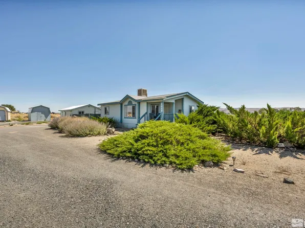 2035 E Badger St, Silver Springs, NV 89429