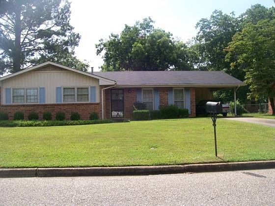 2nd image of 125 Blackwood Dr