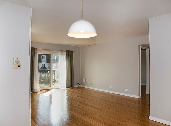 5th image of 9466 Bay Colony Dr APT 2S
