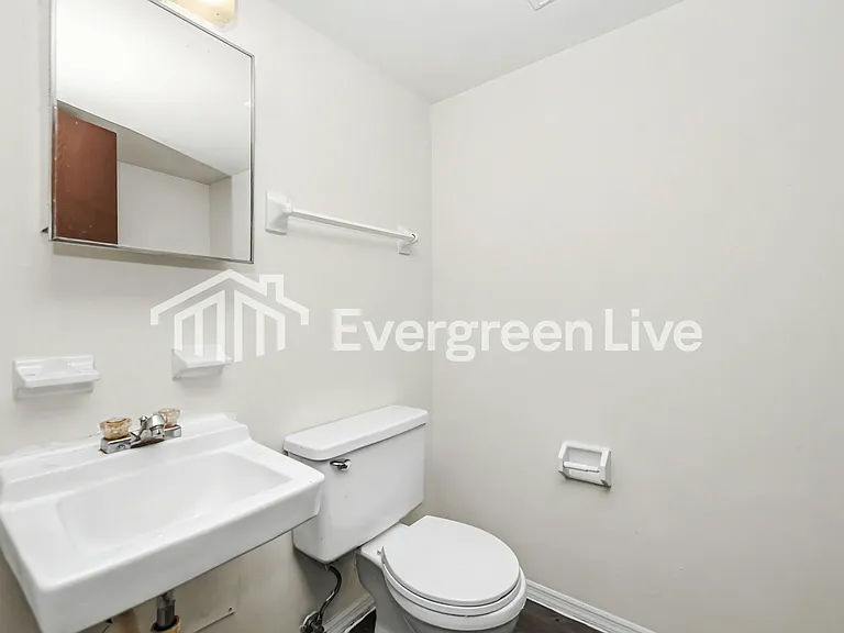 8095 Mount Aetna St — Photo 14