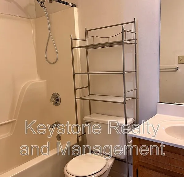 665 Artic Ave — Photo 14