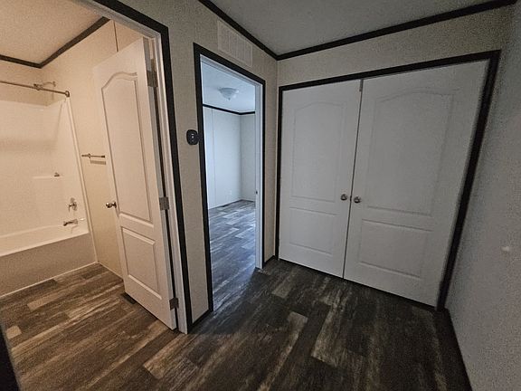 4th image of 700 N Broadway St Unit A