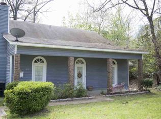 859 Fairfax Cir, Jackson, MS 39211