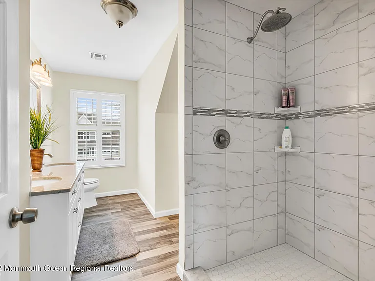 814 Pitney Dr — Photo 13