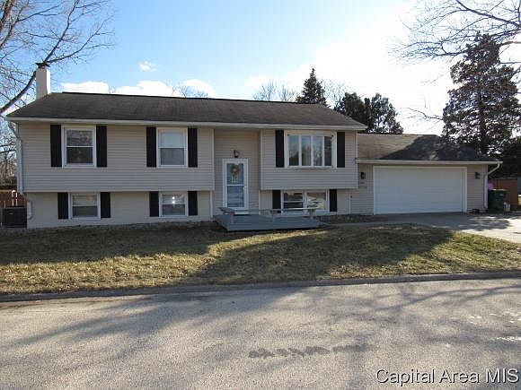 1st image of 1200 Willow Ln