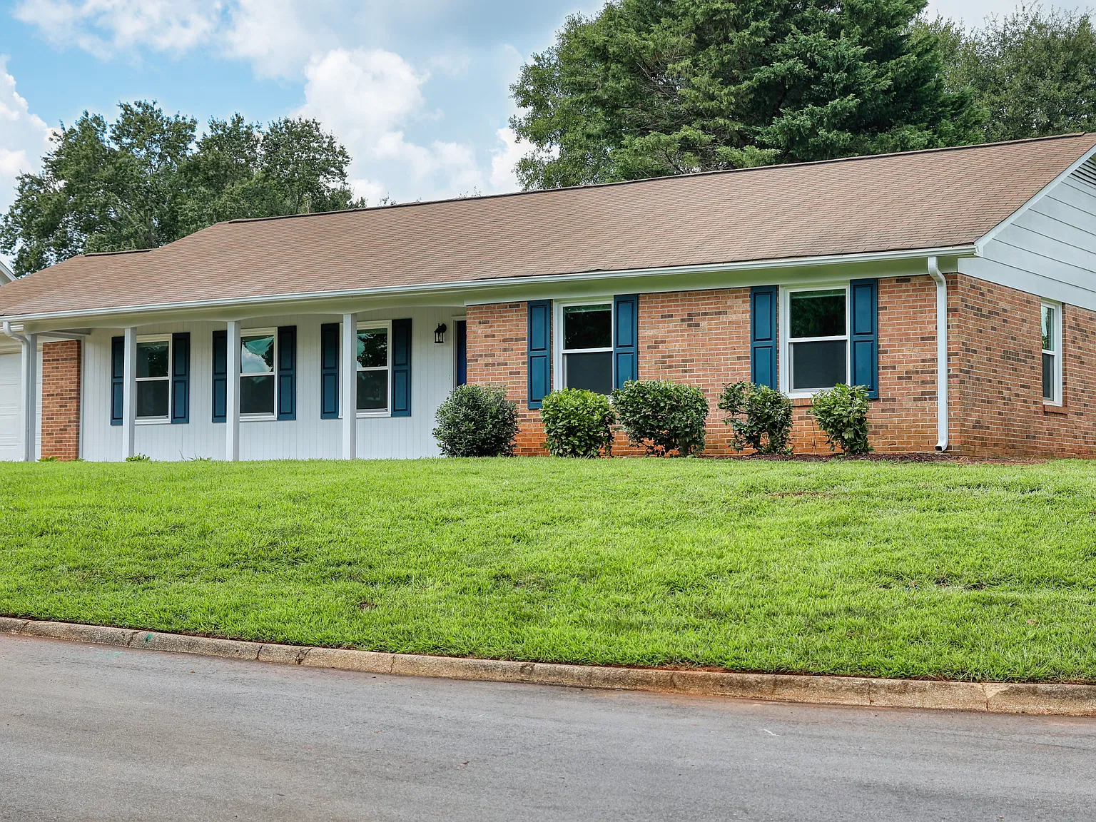 3 bed, 1632 sqft, $2,100 — Photo 3