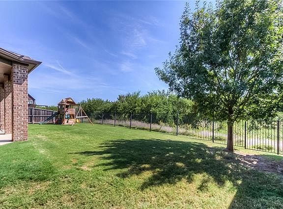 2nd image of 723 Gladewater Dr
