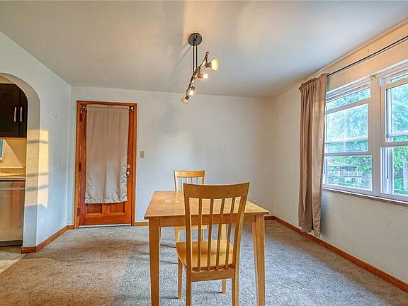 4th image of 5208 White Oak Dr