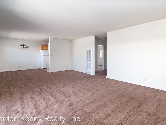 4th image of 800 Memorial Dr #10978984
