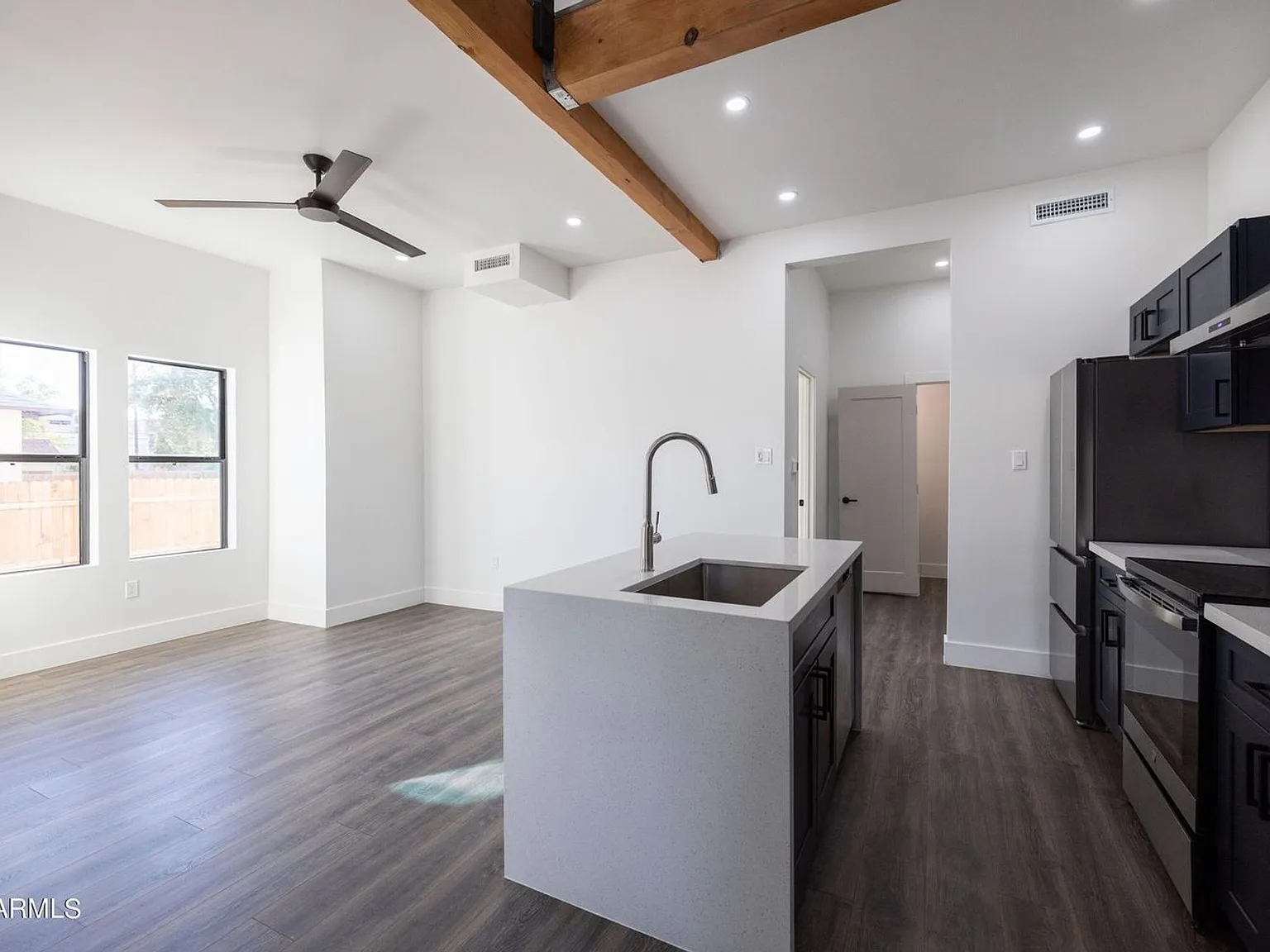 326 N 17th Dr LLC — Photo 1