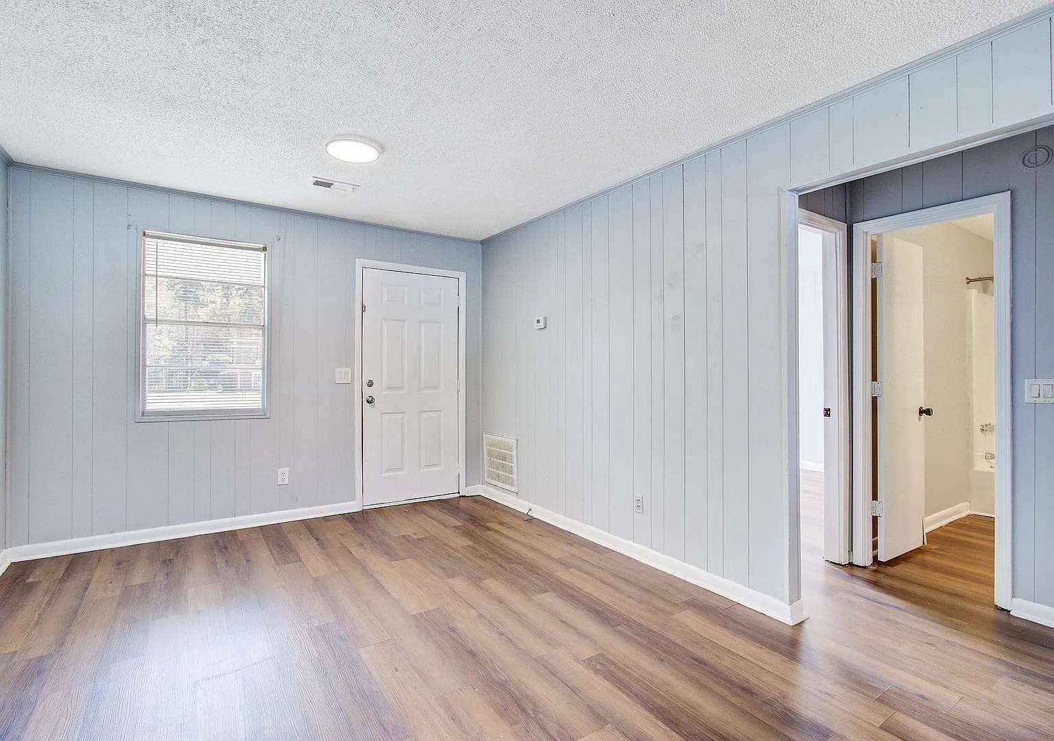 Marilyn Apartments — Photo 4