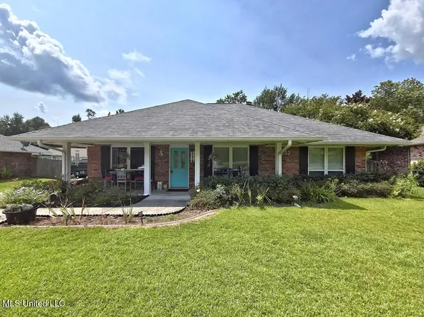 69252 Diamondhead Dr E, Diamondhead, MS 39525