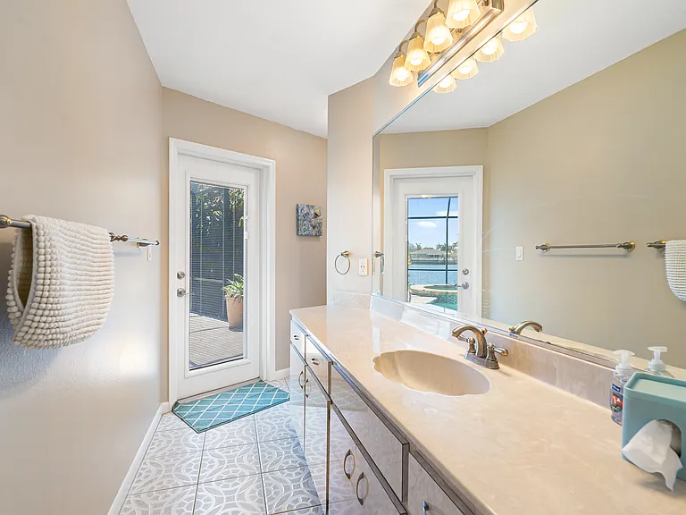 2316 S Shore Dr SE — Photo 25