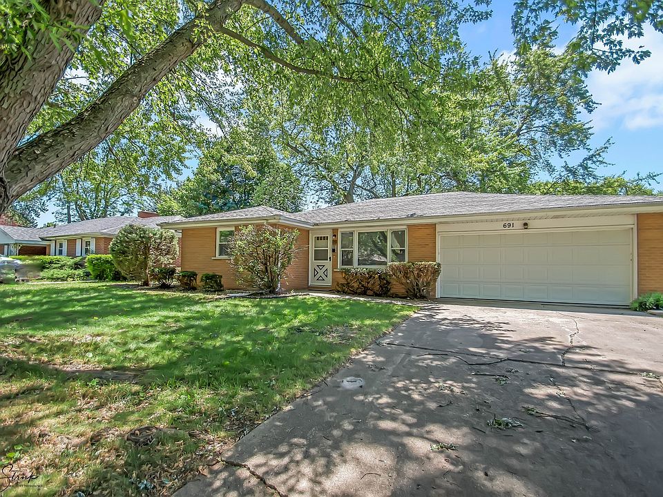 1st image of 691 Bishop Ct