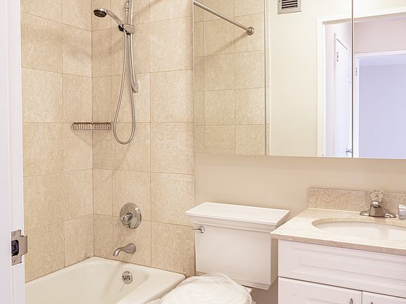 4th image of 182 E 95th St APT 28A