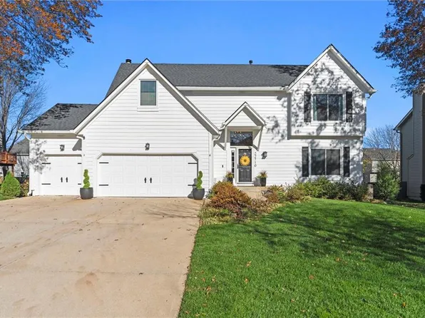 22710 W 51st St, Shawnee, KS 66226